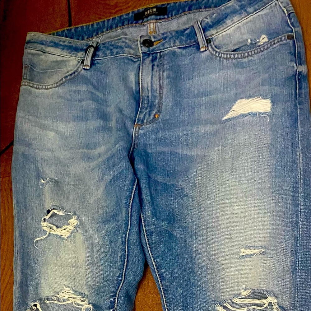 Neuw ripped jeans with distressed bottom